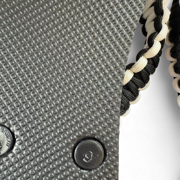 Old Navy Black & White Jeep Paracord flip-flops Women's Size 9 - Picture 5 of 7